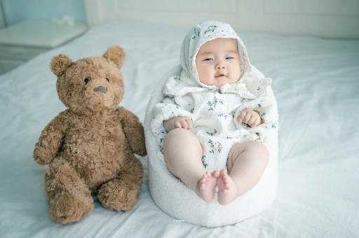 西安宝宝吃不饱母乳的症状